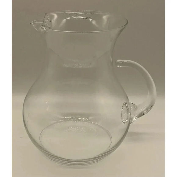 Vintage Glass Pitcher With Applied‎ Handle 8 Inch High 32 Ounce - Picture 1 of 5